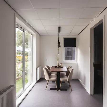 Tiny House 'de Dennenhut' Dağ evi Voorthuizen