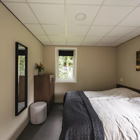 Tiny House 'de Dennenhut' Chalet *